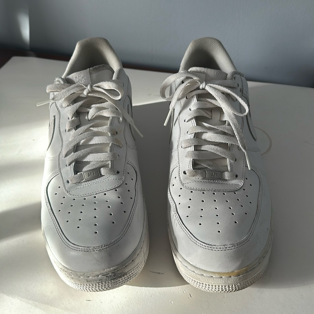 Nike men’s Air Force, one size 15